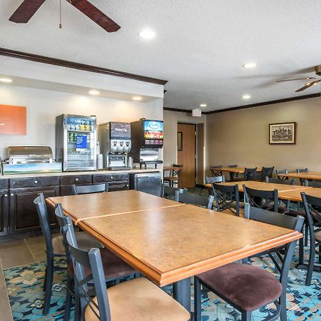 Comfort Inn Weirton Екстер'єр фото