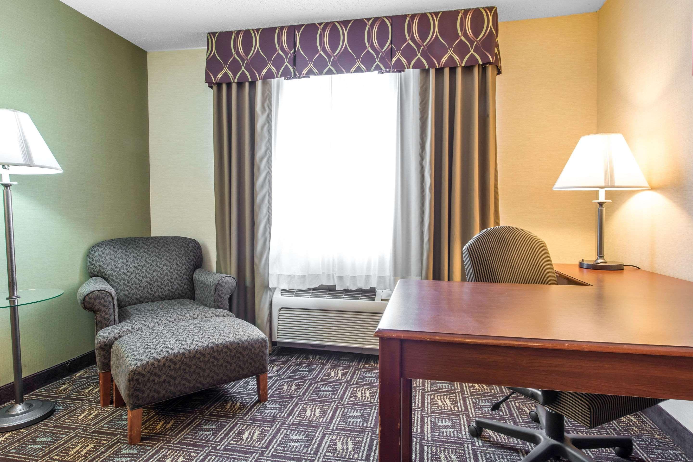 Comfort Inn Weirton Екстер'єр фото