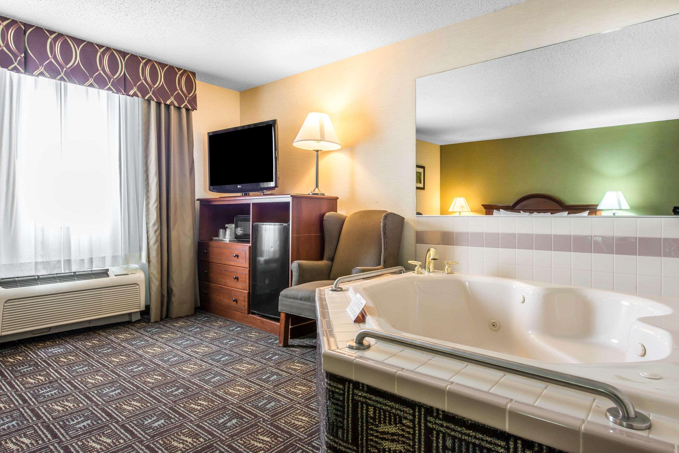 Comfort Inn Weirton Екстер'єр фото