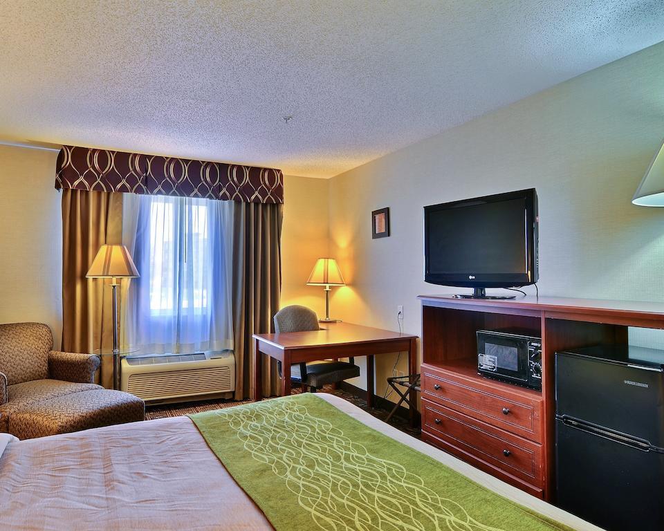 Comfort Inn Weirton Екстер'єр фото